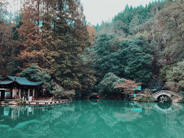 灵栖洞外景观_副本.jpg 灵栖洞外景观_副本.jpg